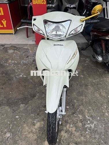 Thanh lý wave trắng dk 2024 odo chuẩn 5000km