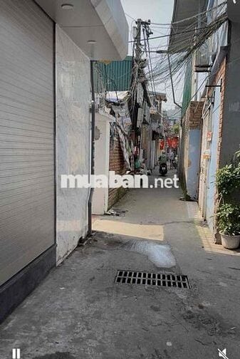 Nhà riêng chính chủ, xây cao có gác xép sân ngõ riêng