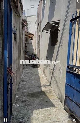 Nhà riêng chính chủ, xây cao có gác xép sân ngõ riêng