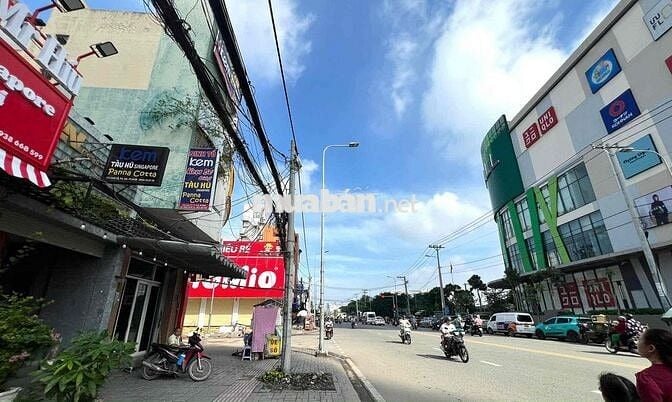 Cho Thuê nhà nguyên căn mặt tiền đường Cao Lỗ đối diên part mall