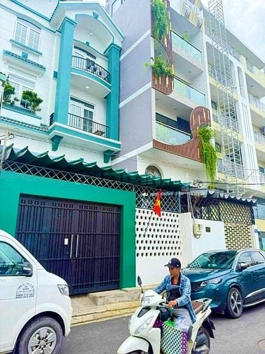 CHDV 2MT trước Sau đường Bình Lợi. 7x30m 210m2 đất. 27Pn. TN 170Tr/th.