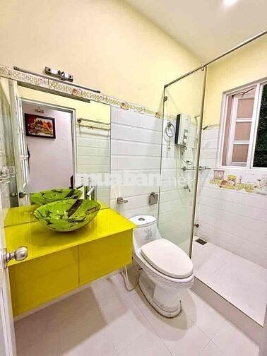 NHÀ 4 TẦNG,DTSD 120m2,3 PHÒNG NGỦ, HOÀ HƯNG, P.13, QUẬN 10