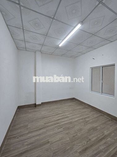 Cho thuê nhà nguyên căn 2 tầng mt Phạm Hùng, hòa xuân