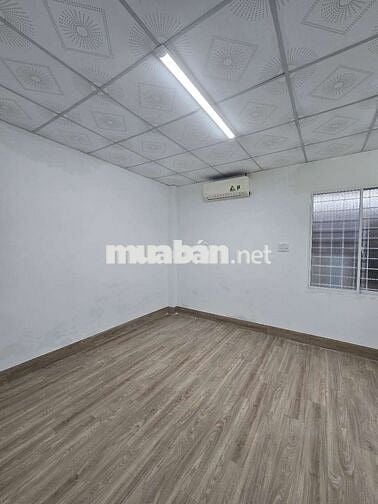 Cho thuê nhà nguyên căn 2 tầng mt Phạm Hùng, hòa xuân