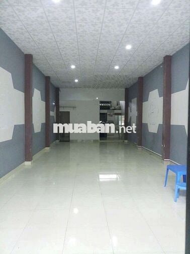 Cho thuê nhà nguyên căn 2 tầng mt Phạm Hùng, hòa xuân