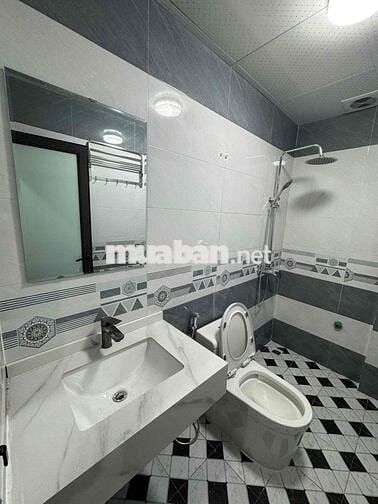 Hơn 8 tỷ có nhà mới thang máy Vĩnh Khang-Oto vào-10m oto tránh-64m*5T