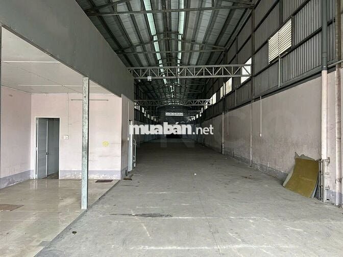 Kho xưởng 675m² mặt tiền đường Phạm Hùng, lộ Container