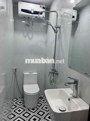 Chính chủ em bán nhà Tập thể tầng 1, sổ đỏ riêng biệt. Phố Bạch Mai .