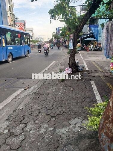 Bán gấp nhà mặt tiền đường Nguyễn Văn Cừ. P1.Q5. 3TANG 4,3×35M.GIÁ33TY