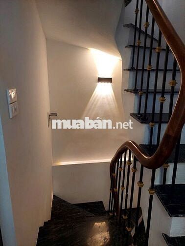 Bán Nhà Ngõ Quỳnh 25M x 5T Chỉ 5,4 Tỷ.Lô góc, 20m ra phố,full nội thất