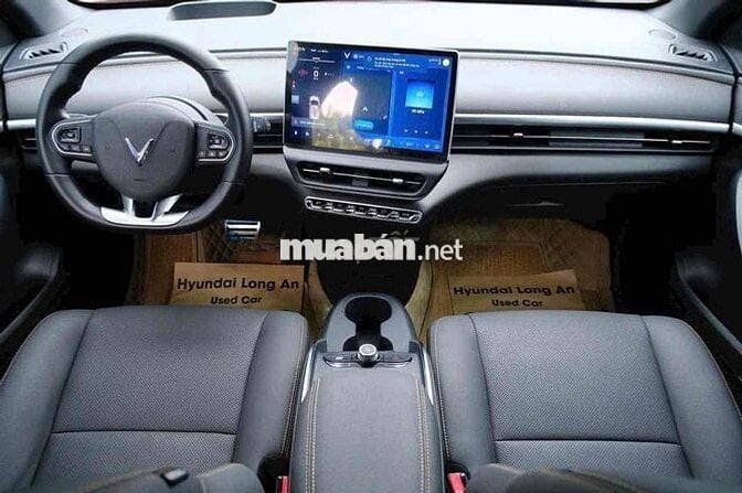 VF6 Plus màu đỏ xe GF