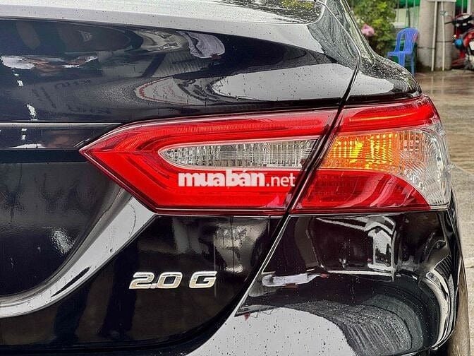 Camry 2.0G gia còn thương thảo