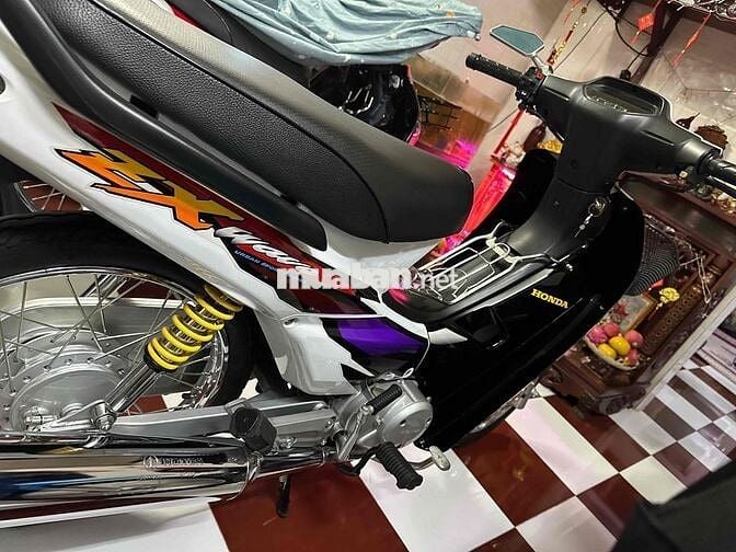 Xe Wave Alpha 2005 màu trắng mới 95%