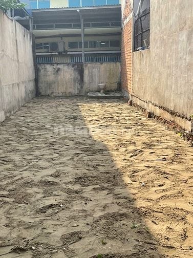 BÁN NHÀ HẼM XE HƠI CÁCH HUỲNH TẤN PHÁT 50 M