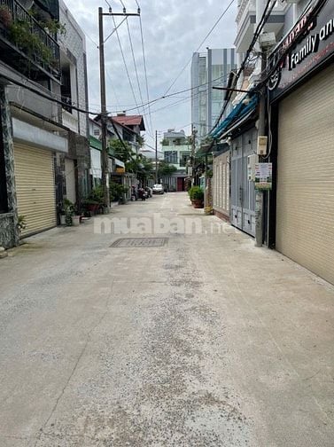 BÁN NHÀ HẼM XE HƠI CÁCH HUỲNH TẤN PHÁT 50 M