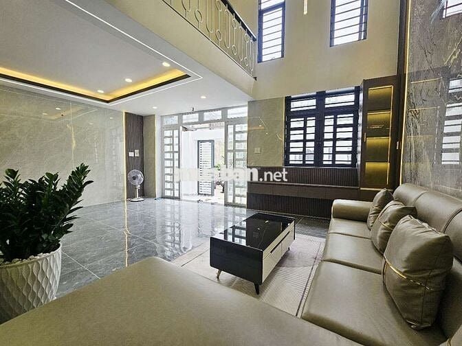 Nhà đẹp ngang rộng siêu thoáng sẵn nội thất