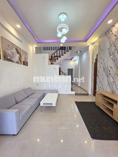 Nhà phố kdc Hoàng Hùng gần ngã tư Chiêu Liêu và chợ Đông Thành Dĩ An