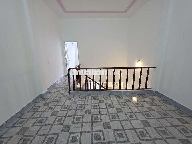 Nhà phố kdc Hoàng Hùng gần ngã tư Chiêu Liêu và chợ Đông Thành Dĩ An