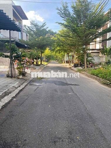 cần bán lô đất biệt thự khu 532 dt:150m2 đường 5,5m.