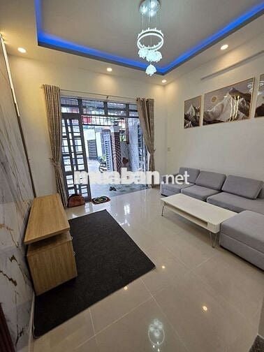 Nhà phố kdc Hoàng Hùng gần ngã tư Chiêu Liêu và chợ Đông Thành Dĩ An