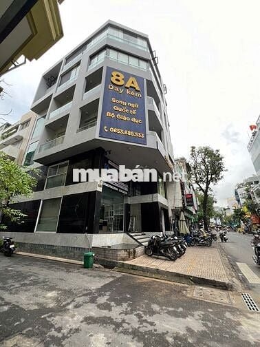 Mặt bằng 115m²/sàn, có thang máy, hầm xe, 20tr/tháng(có thương lượng)