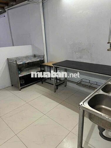 nhà gác lửng 2pn 1wc hẻm đ hiẹp bình