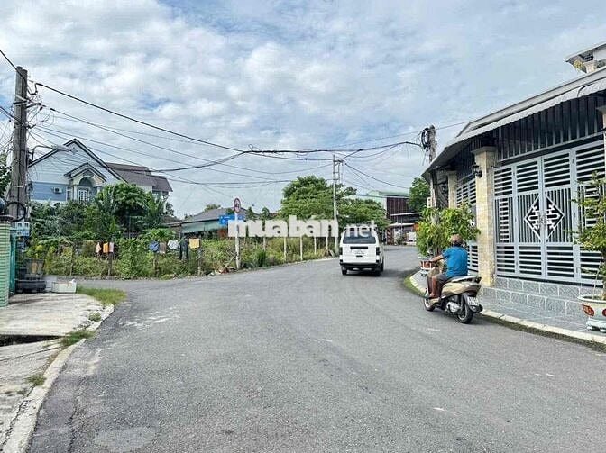 2.590 TỎI. MẶT TIỀN HUỲNH THỊ CHẤU