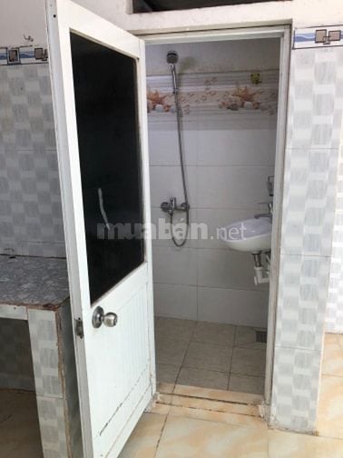 còn 1 phòng cho thuê 2tr7 .hẻm an ninh ,yên tĩnh,dân trí cao.