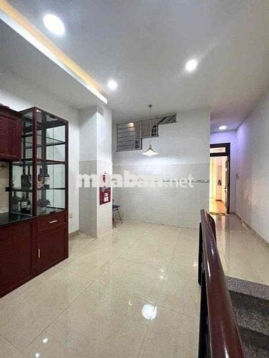 Cho Thuê Nhà Khu Bàn Cờ HXH Phường 6, Gò Vấp. 5PN, 5WC.Giá 18tr/th.