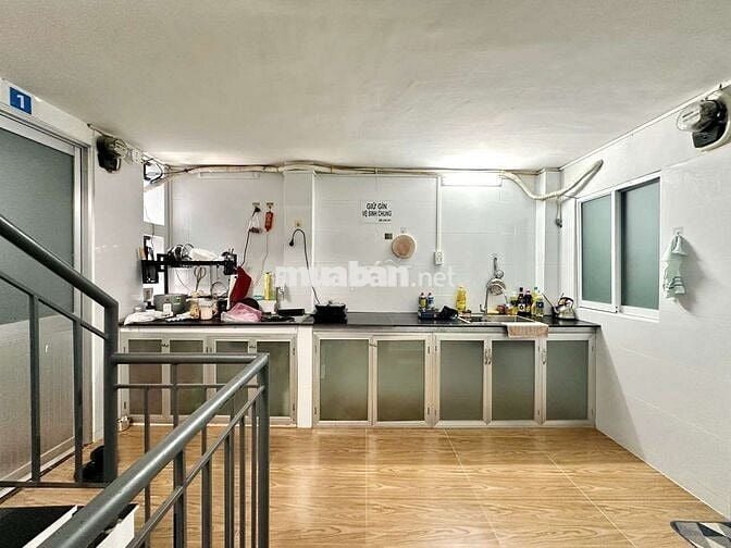 CHỈ NHỈNH 9 TỶ CÓ NHÀ 3 TẦNG HẺM Ô TÔ NGAY TRUNG TÂM Q10