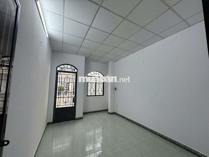 CHỈ NHỈNH 9 TỶ CÓ NHÀ 3 TẦNG HẺM Ô TÔ NGAY TRUNG TÂM Q10