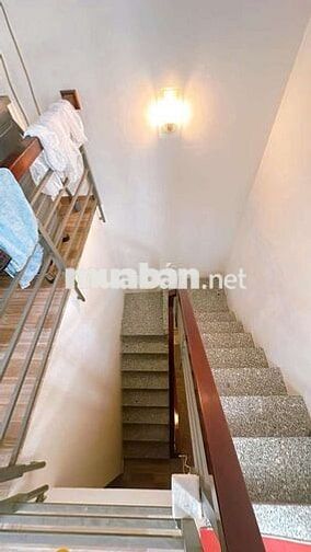 CHỈ NHỈNH 9 TỶ CÓ NHÀ 3 TẦNG HẺM Ô TÔ NGAY TRUNG TÂM Q10