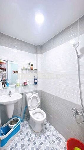 CHỈ NHỈNH 9 TỶ CÓ NHÀ 3 TẦNG HẺM Ô TÔ NGAY TRUNG TÂM Q10