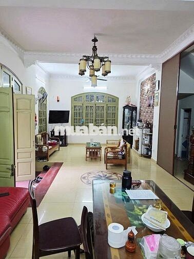 BÁN BIỆT THƯ Ở CẦU GIẤY - DIỆN TÍCH 222M2 THỔ CƯ - NGÕ RỘNG THOÁNG