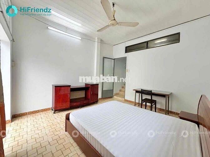 Nhà nguyên căn siêu đẹp ngay sát cầu Nhị Thiên Đường