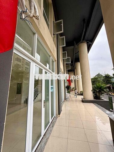 SHOP NGAY CỔNG RA VÀO. MẶT TIỀN RỘNG 100M. CHỈ 14 TRIỆU/THÁNG