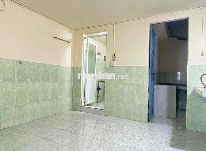 Nhà 50m2 mới sơn sạch đẹp yên tĩnh an ninh