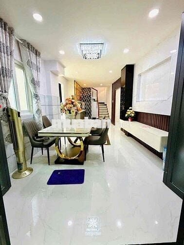 Nhà mới đẹp giá mềm ngay khu trung tâm sầm uất, sổ hồng riêng