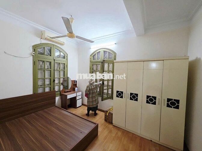 BÁN BIỆT THƯ Ở CẦU GIẤY - DIỆN TÍCH 222M2 THỔ CƯ - NGÕ RỘNG THOÁNG