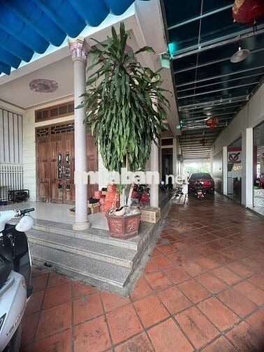 Chính chủ cần bán nguyên cửa hàng xe và nhà riêng