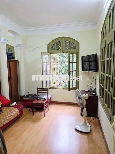 BÁN BIỆT THƯ Ở CẦU GIẤY - DIỆN TÍCH 222M2 THỔ CƯ - NGÕ RỘNG THOÁNG