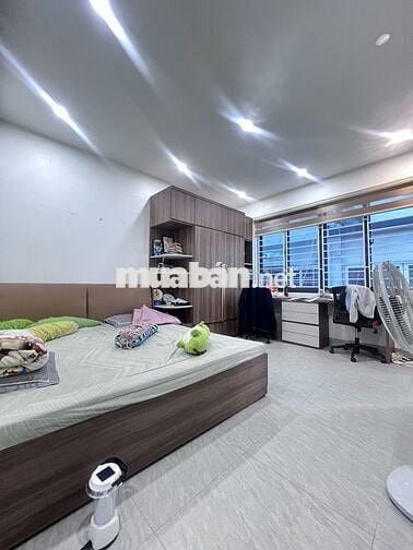 Bán nhà đường Cầu Giấy, Dân xây mặt tiền rộng thoáng sáng nội thất đẹp