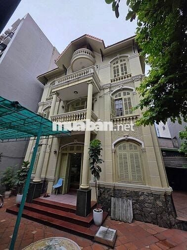 BÁN BIỆT THƯ Ở CẦU GIẤY - DIỆN TÍCH 222M2 THỔ CƯ - NGÕ RỘNG THOÁNG