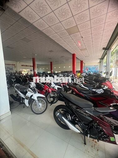 Chính chủ cần bán nguyên cửa hàng xe và nhà riêng