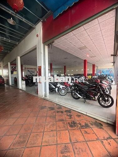 Chính chủ cần bán nguyên cửa hàng xe và nhà riêng