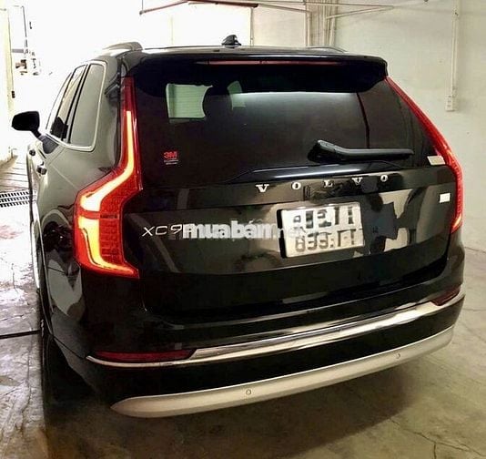 Volvo XC90 Recharge T8 Hybrid 2022 màu đen