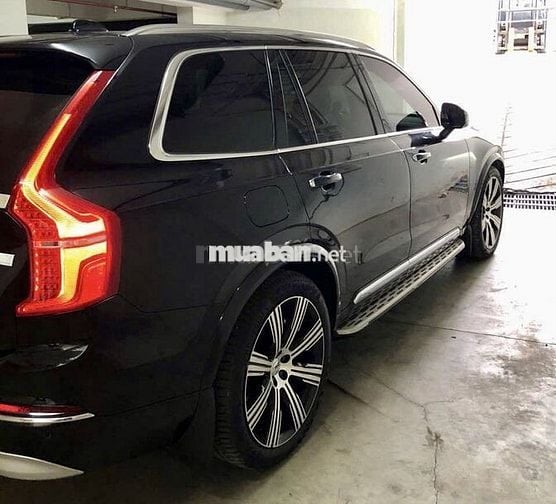 Volvo XC90 Recharge T8 Hybrid 2022 màu đen