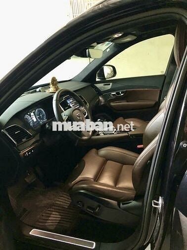 Volvo XC90 Recharge T8 Hybrid 2022 màu đen