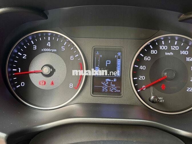 cần bán xe kia soluto 1.4AT delux 2020