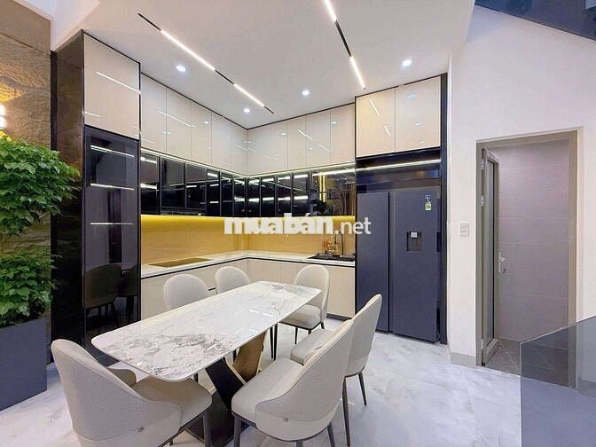 ✅ NHÀ 3 MÊ, 3 TẦNG LUXURY, TRẦN CAO VÂN, CÁCH BIỂN 200M, SÂN BAY 2KM ✅